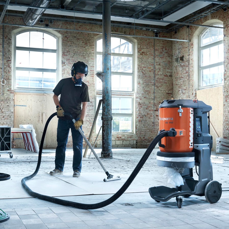 Husqvarna DE110i Dust Extractor Battery Model - Image 2