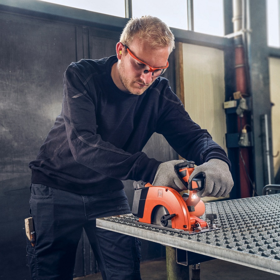 Fein AHKS18-57 AS F-Iron Cut 57 Cordless Circular Saw for Metal - Image 4